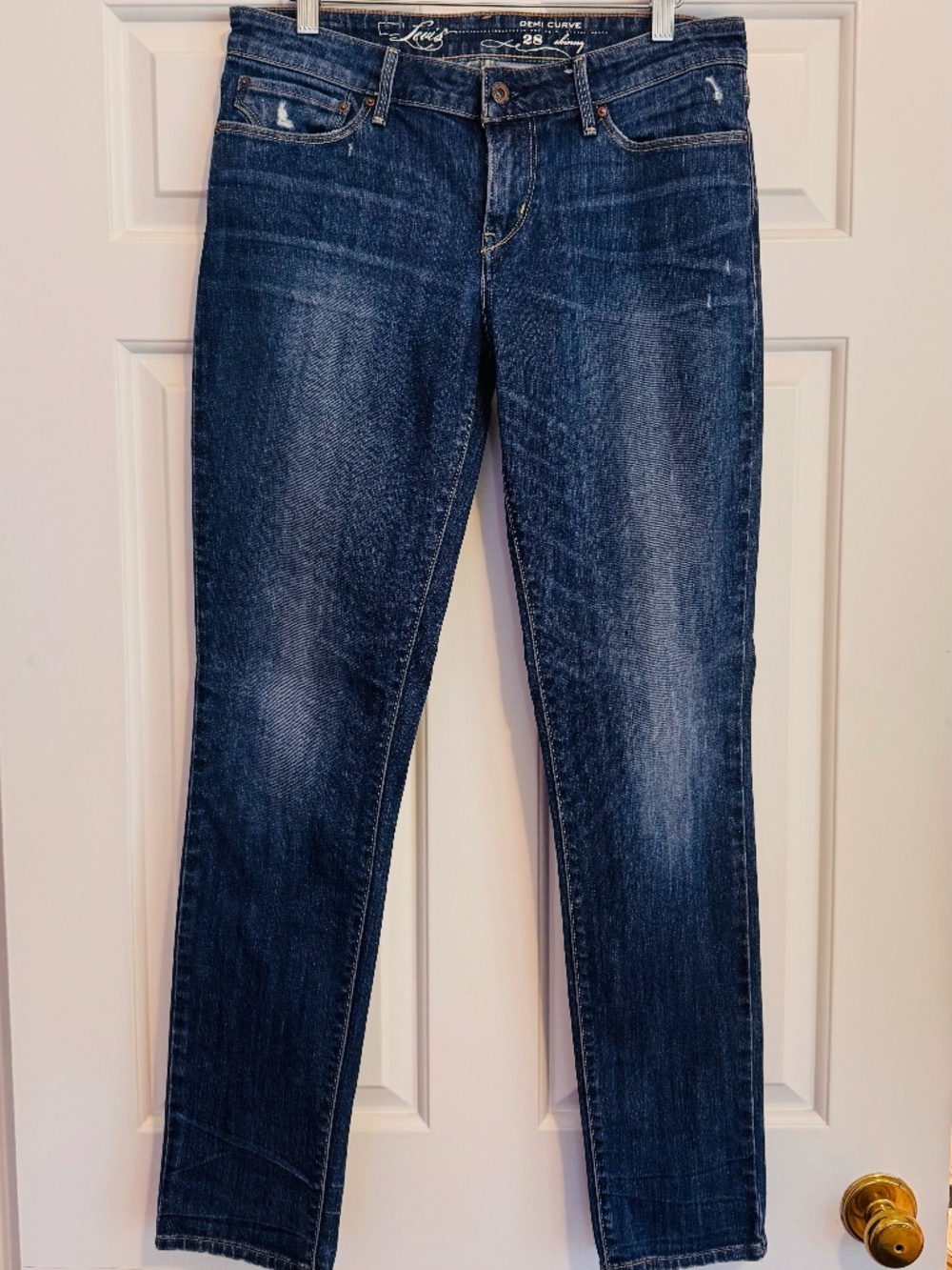 Levi's Demi Curve low rise/straight leg Jeans